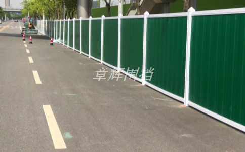 简易围挡在城市桥梁施工中的使用效果如何？（城市桥梁施工中简易围挡的安全防护措施）