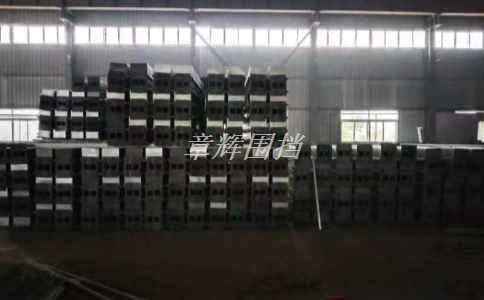 简易围挡通常使用哪些材料和制作方法？
